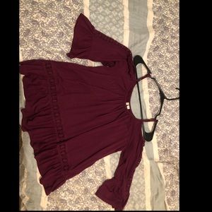 Off the shoulder quarter sleeve top